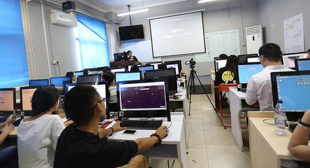 探索Java語言的核心優(yōu)勢(shì)——濰坊計(jì)算機(jī)技術(shù)培訓(xùn)的明智之選